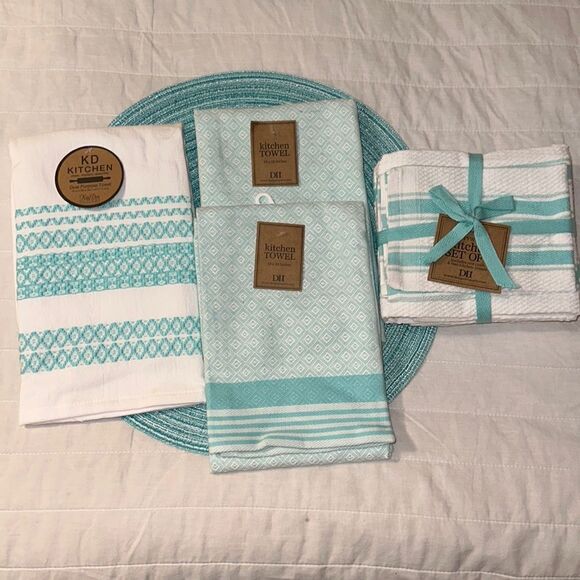 Set of Six Teal Ombre Round Weave Placemats, Table Runner, Mitts, Towels ++++ - Picture 4 of 16